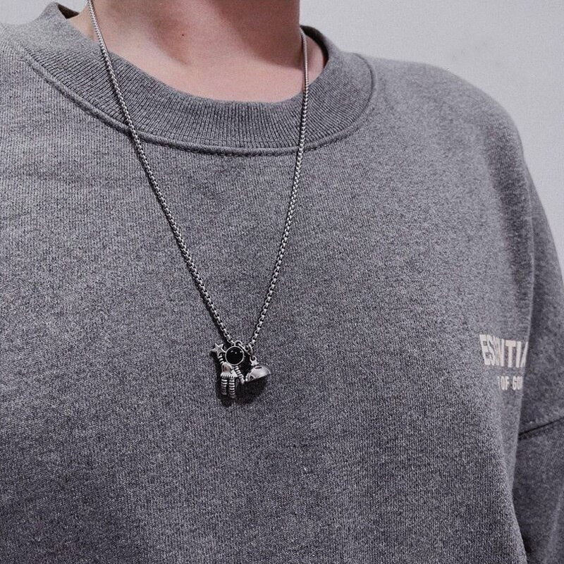 1 Pair Magnetic Attraction Necklace Punk Hip Hop Couples Matching Pendant Girlfriend Clavicle Chain Women Paired Chain Girl Gift