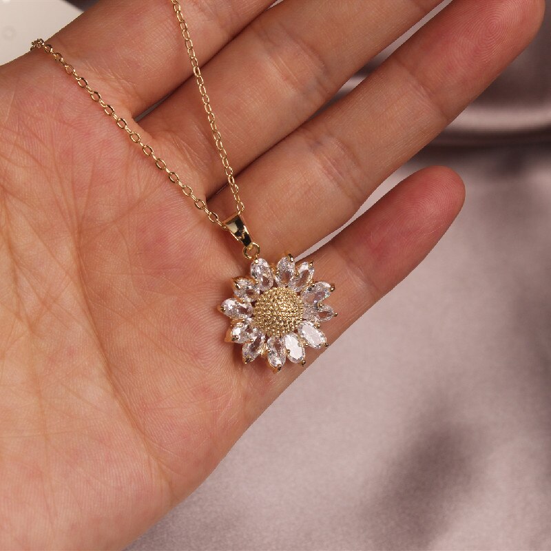 2022 Korean Design Jewelry Exquisite Copper Inlay Zircon White Daisy Pendant Elegant Female Clavicle Necklace