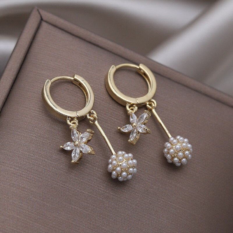 2022 Korea Design Jewelry  Zircon Flower Pearl Ball Pendant Earrings Elegant Women Daily Work Accessories