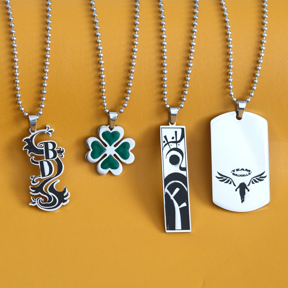 Anime Tokyo Revengers Hinata Tachibana Necklace Four Leaf Pendant Necklace for Women Girls Choker Bead Chain Jewelry