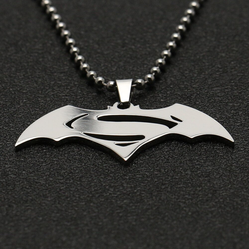 Bat Necklace Bruce Wayne Dark Knight Dawn of Justice Gotham Superhero Silver Color S Letter Pendant Jewelry Cosplay