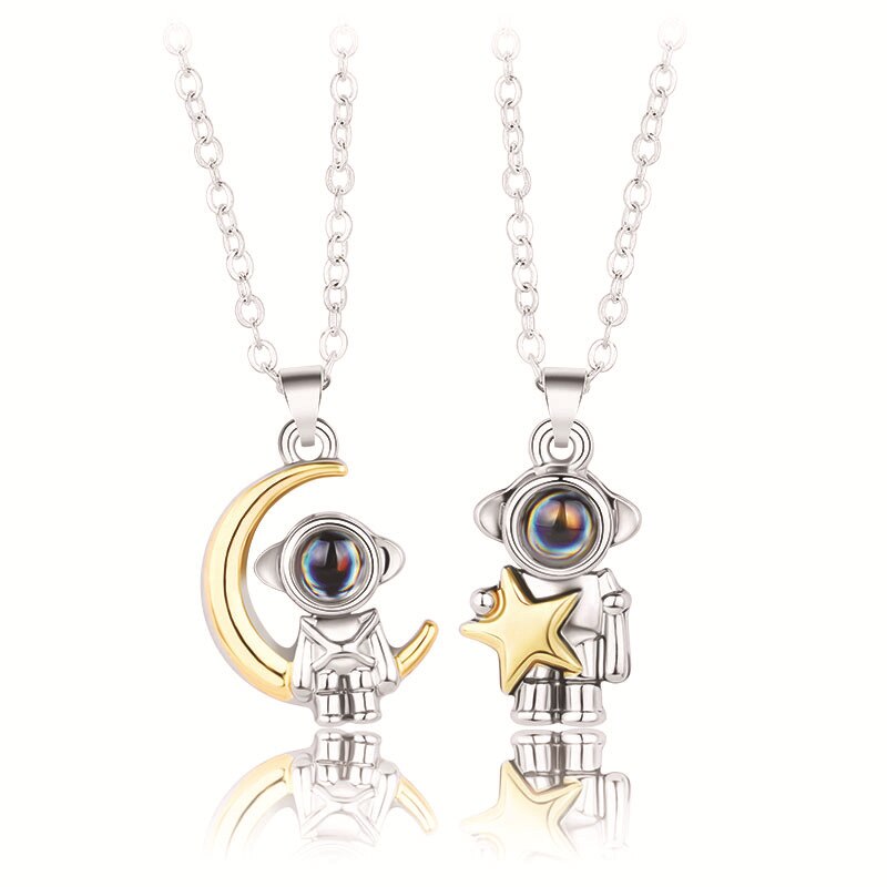 Creative Spaceman Couple Necklace 100 Languages I Love You Projection Pendant Necklace Lover Engagement Valentines Day Jewelry