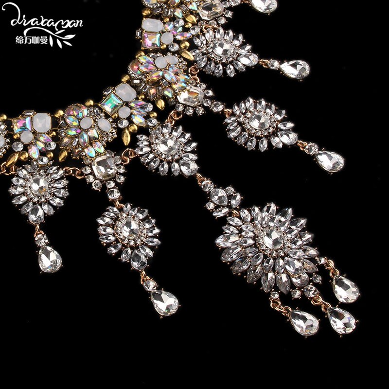 Dvacaman Brand HotHandmade Crystal Choker Necklace Women Flower Statement Necklace Engagement Show Party Jewelry O5