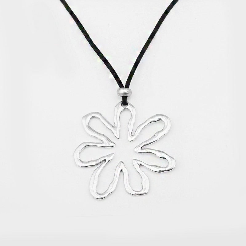 1 Pcs  Open Craft Abstract Large Flower Pendant Necklace Black Faux Suede Cord Chain Long Chain Necklace