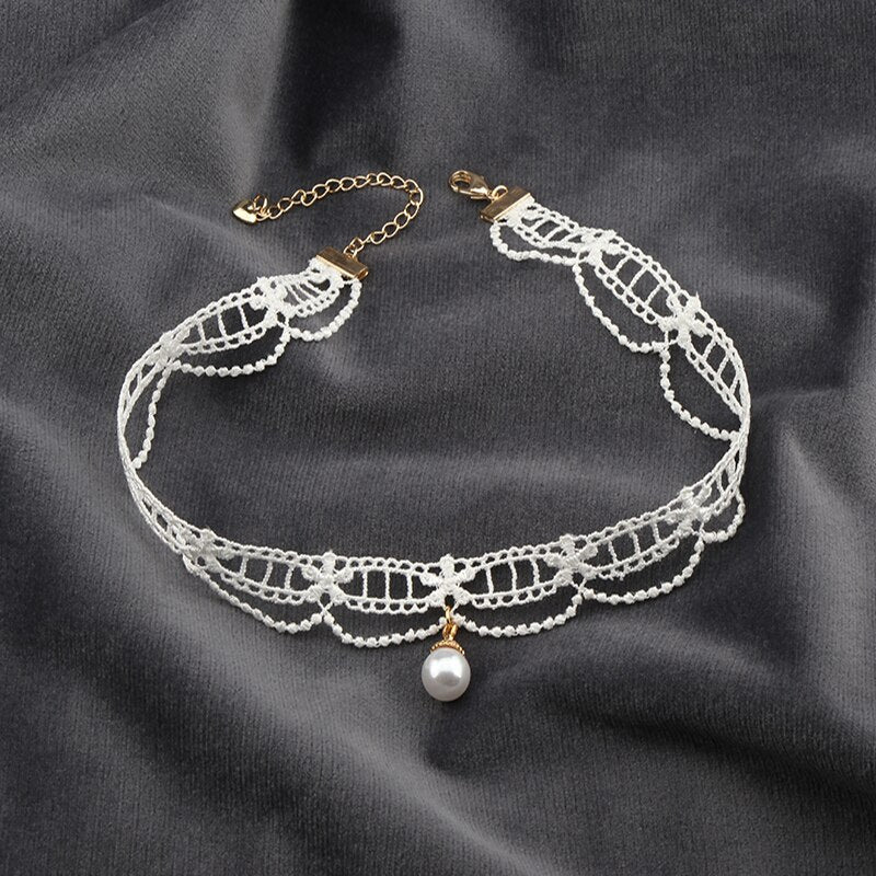 HUANZHI 2021 Sweet  Wavy Flower White Lace Imitation Pearl Pendant Clavicle Chain Choker Necklace for Women Wedding Jewelry