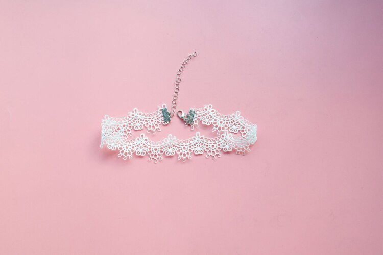 HUANZHI 2021 Sweet  Wavy Flower White Lace Imitation Pearl Pendant Clavicle Chain Choker Necklace for Women Wedding Jewelry