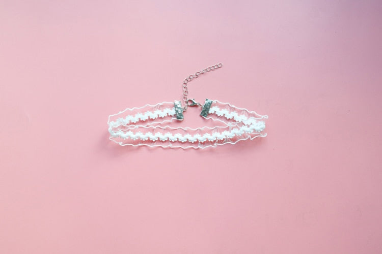 HUANZHI 2021 Sweet  Wavy Flower White Lace Imitation Pearl Pendant Clavicle Chain Choker Necklace for Women Wedding Jewelry