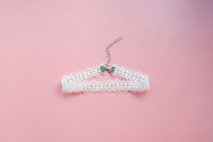 HUANZHI 2021 Sweet  Wavy Flower White Lace Imitation Pearl Pendant Clavicle Chain Choker Necklace for Women Wedding Jewelry