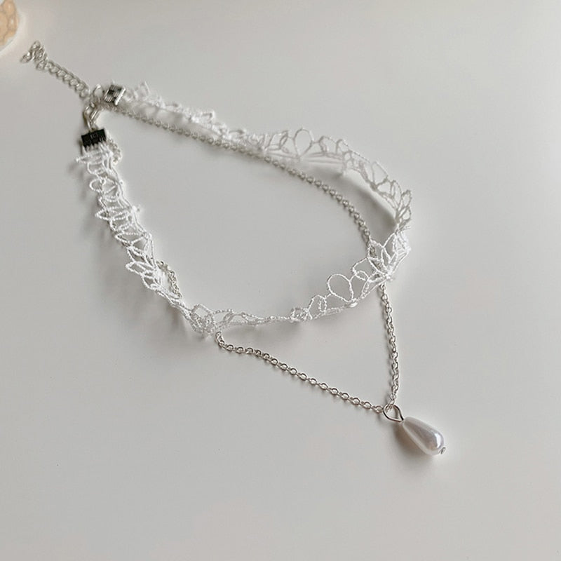 HUANZHI 2021 Sweet  Wavy Flower White Lace Imitation Pearl Pendant Clavicle Chain Choker Necklace for Women Wedding Jewelry