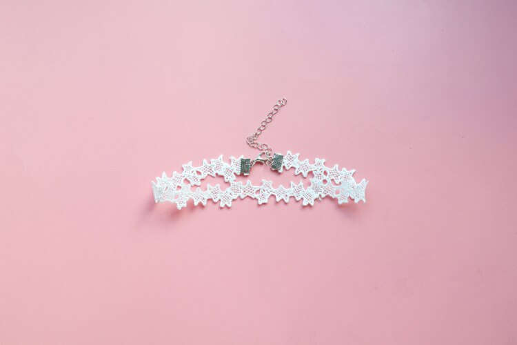 HUANZHI 2021 Sweet  Wavy Flower White Lace Imitation Pearl Pendant Clavicle Chain Choker Necklace for Women Wedding Jewelry