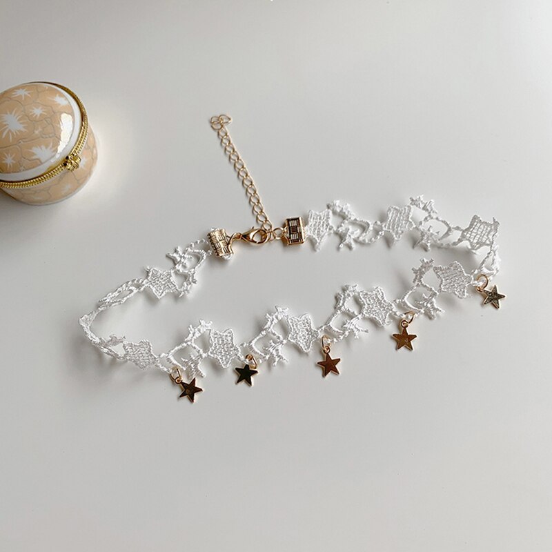 HUANZHI 2021 Sweet  Wavy Flower White Lace Imitation Pearl Pendant Clavicle Chain Choker Necklace for Women Wedding Jewelry