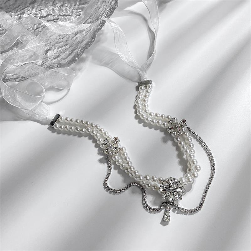 HUANZHI 2021 Korean Palace Style Shiny Flower Pearl Drip Shape Pendant Elegant Necklace for Women Girl Party Wedding Jewelry