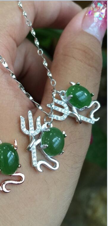 boutique jewelry,Small devil female pendant came to the natural Xinjiang Hetian jasper pendant 925 silver mosaic