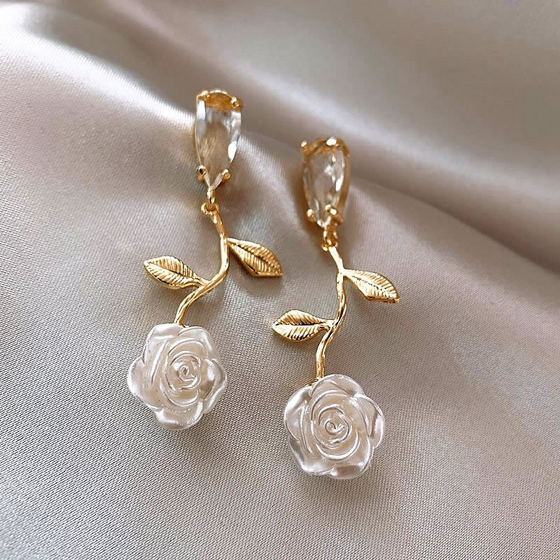 Korea Jewelry White Resin Camellia Pendant Leaf Crystal Earrings Elegant Women Summer Matching Skirt Accessories