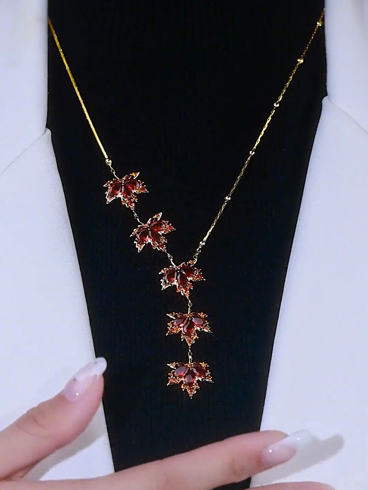 Design Jewelry  Orange Zircon Maple Leaf Pendant Necklace Elegant Women's Prom Party Accessories