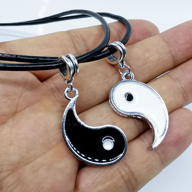 Paired Pendants Necklace For Couples BFF Tai Chi Yin Yang  Leather Chain White Black Friendship Couples Necklaces Jewelry