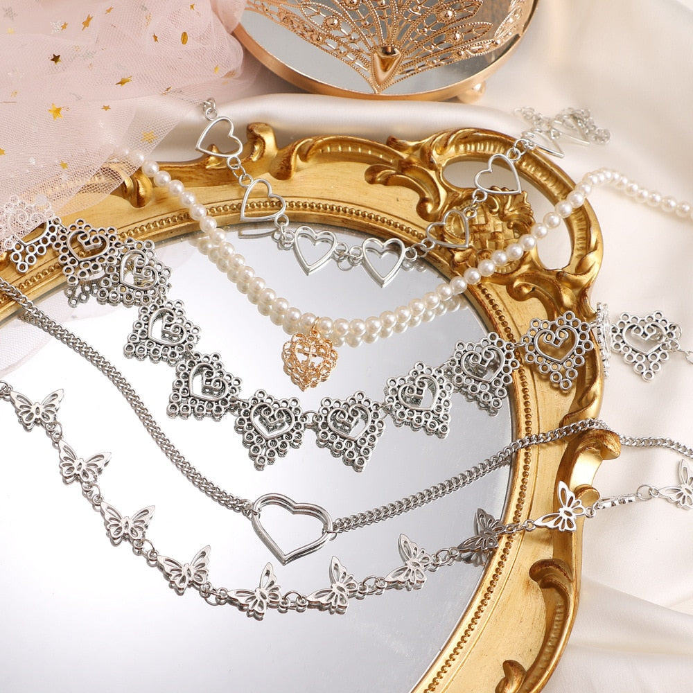 Retro Short Pearl Hollow Heart Necklace Clavicle Chain Choker Necklace for Women Bride Wedding Party Jewelry Accessories Gifts