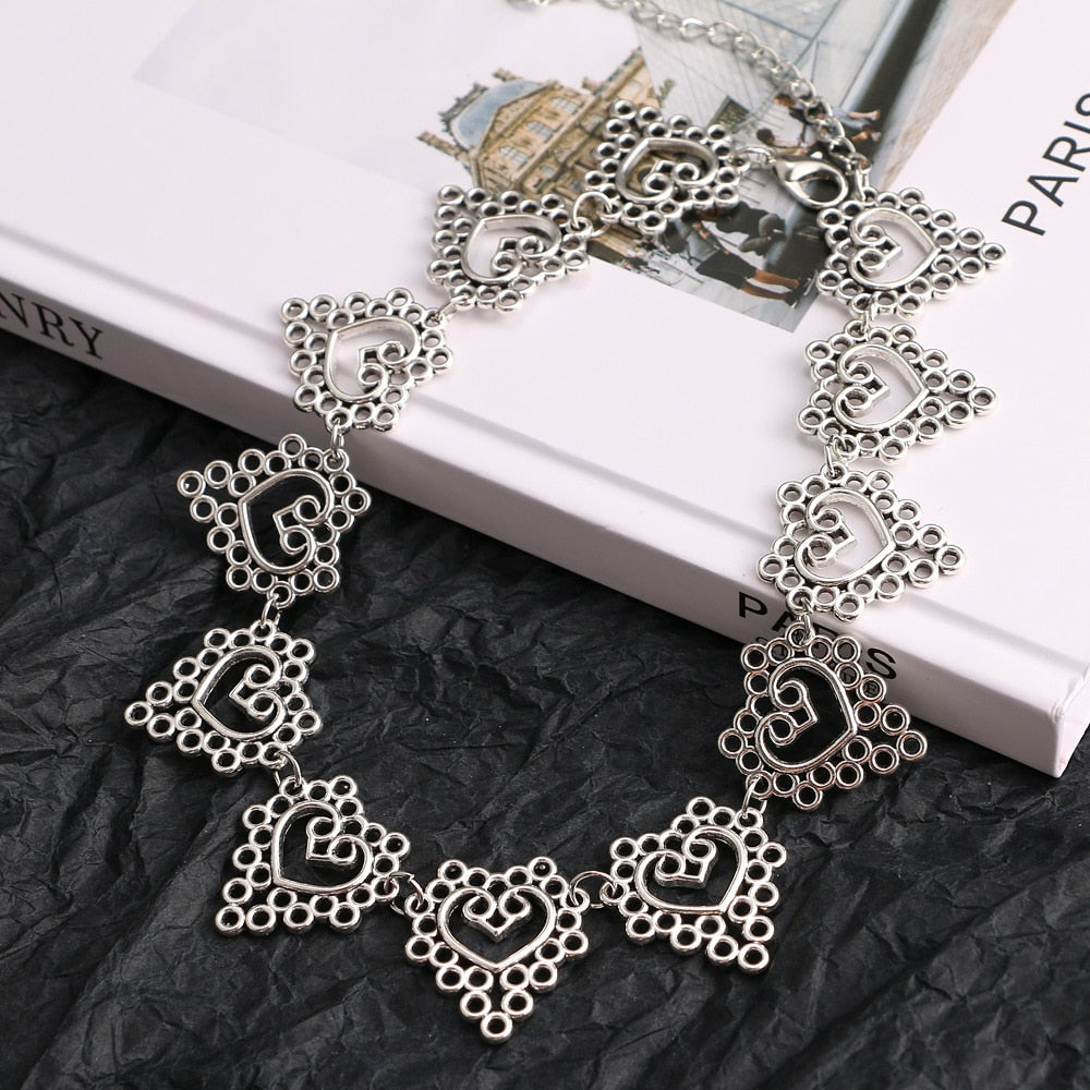 Retro Short Pearl Hollow Heart Necklace Clavicle Chain Choker Necklace for Women Bride Wedding Party Jewelry Accessories Gifts