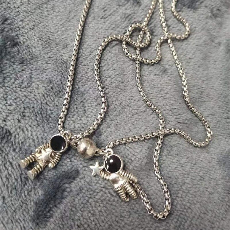 Spaceman Magnetic Pendant Necklace For Lovers Astronaut Creative Star Couple Necklaces Friendship Jewelry Anniversary Gift