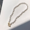 Vintage Baroque Irregular Pearl Choker Metal Heart Pendant Green Rhinestone Necklace for Women HUANZHI 2022 Wedding Jewelry