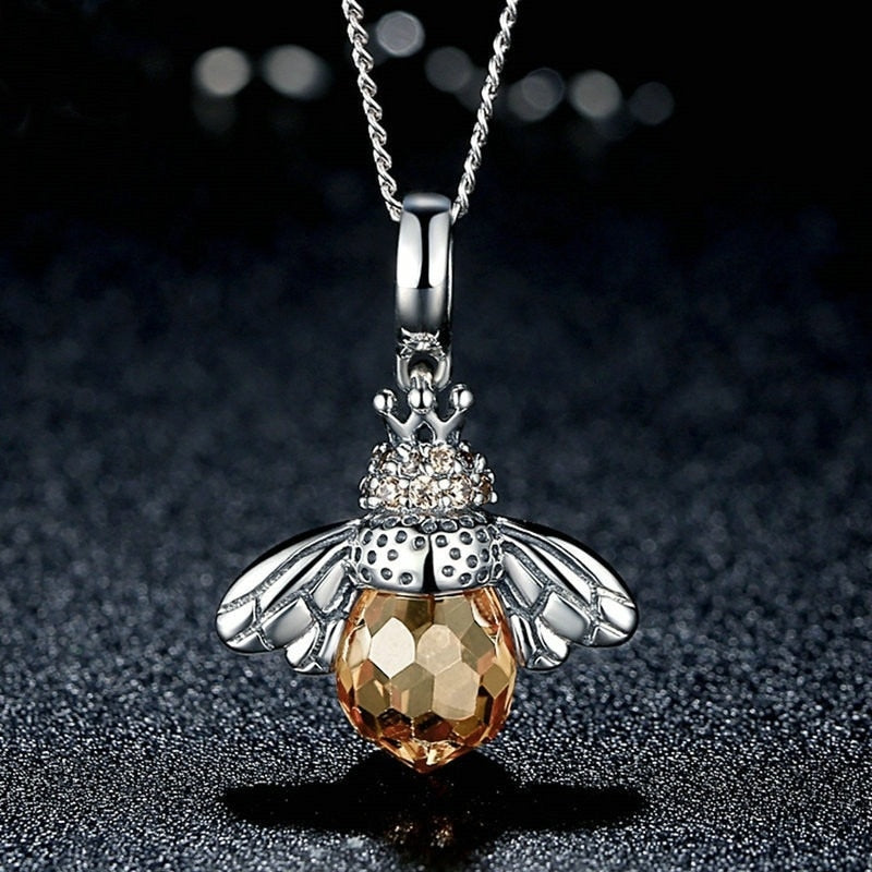 Women Cute Queen Bee Animal   Crystal Pendant Necklace CZ Charm Bridal Engagement Wedding Jewelry Gift