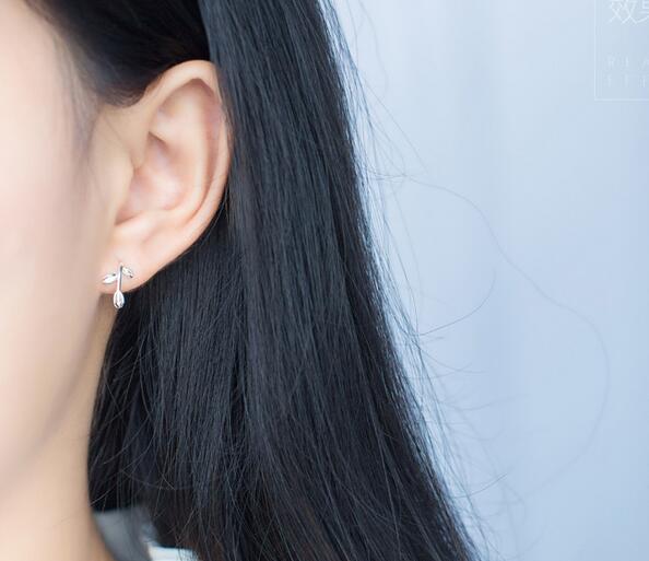 (sMALL EARIINGS ) Young Girls' 1Pair 100% Real. 925 Sterling Silver jewelry Olive branch of Leaf stud Earrings Charming GTLE1374