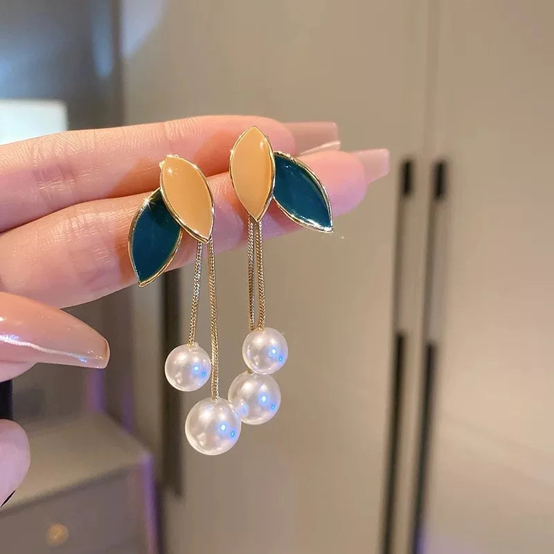 2023 New Trend Unique Design Elegant Delicate Light Luxury Pearl Leaf Tassel Earrings Women Jewelry Party Premium Gifts