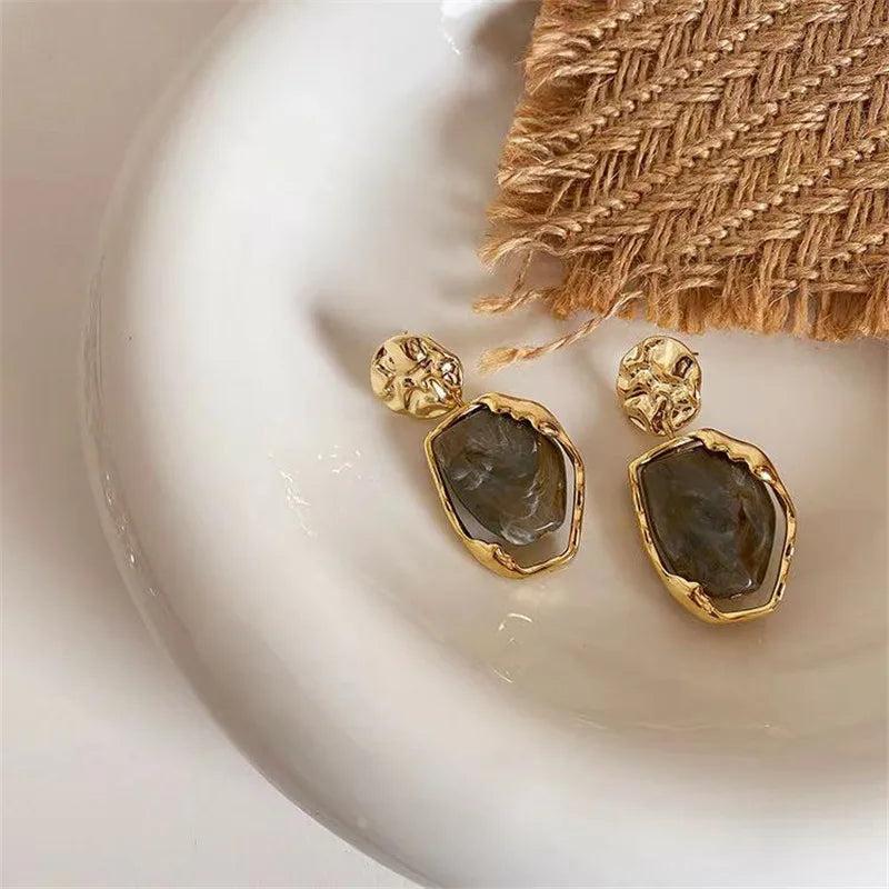 Exaggerated Personality Irregular Resin Earrings South Korean Style Fashionable Vintage  Geometric Stud Earrings Women Jewelry