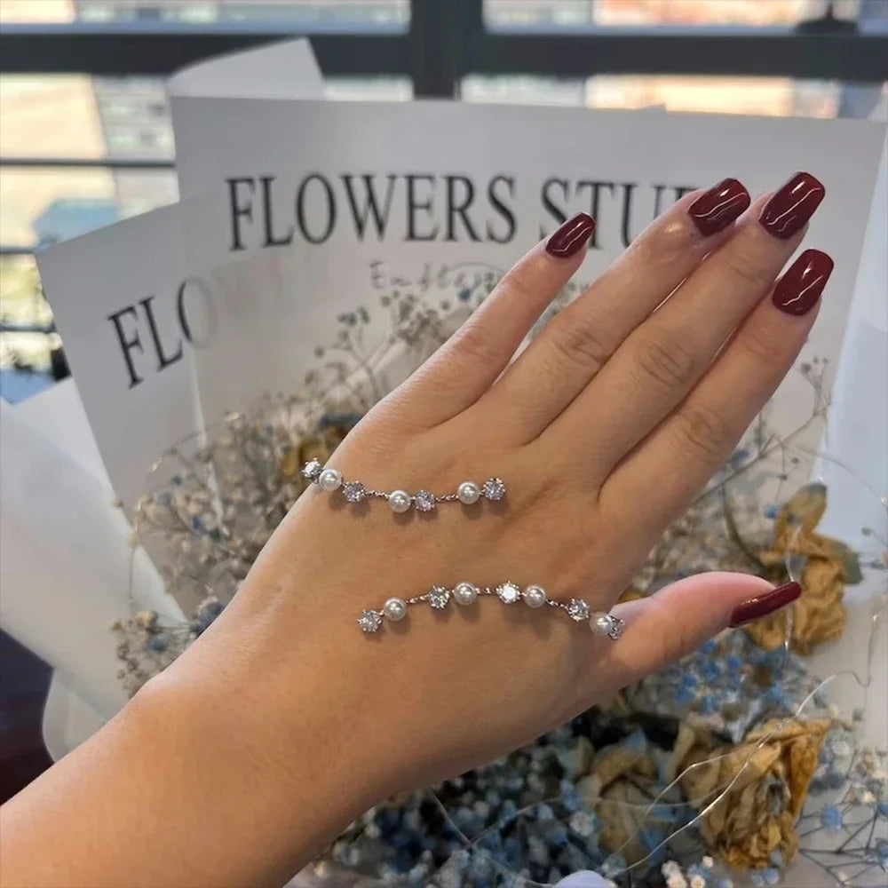Pearl Palm Bracelet Rhinestone Charms for Women Luxury 2024 Trend Elegant Birdal Accessories Wedding Jewelry Y2k Gift
