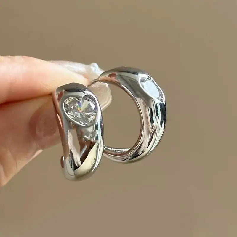 Smooth Geometric C-Shape Earrings for Women Unique Design Heart Zircon Earrings Jewelry Party High-Grade Gift Wholesale