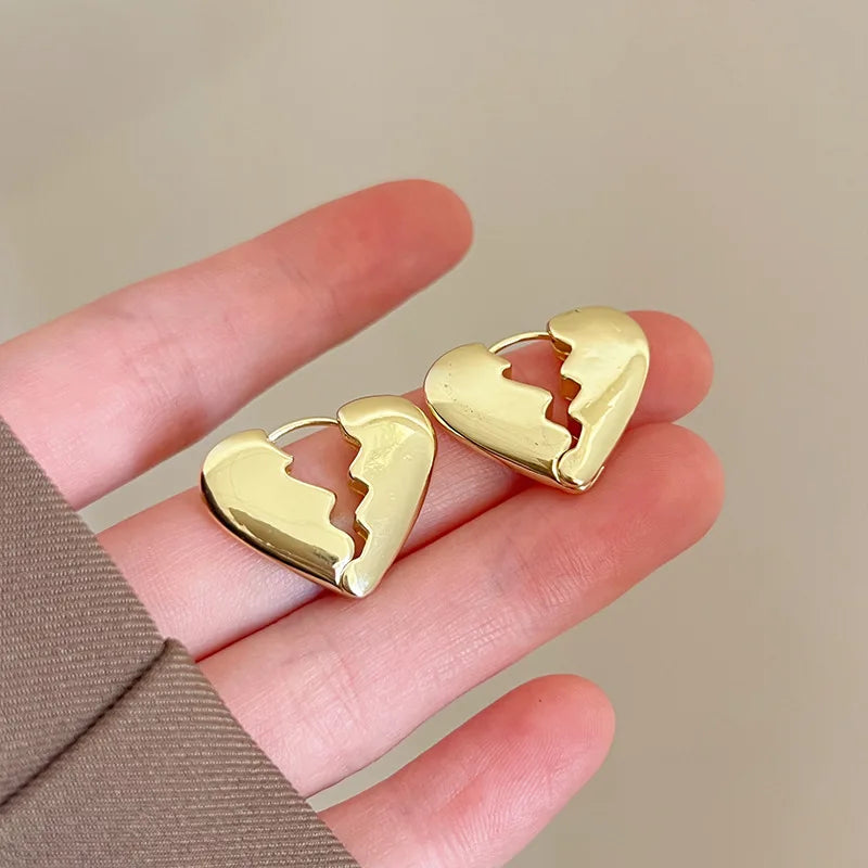Gold Color Broken Heart Shape Hoop Earrings for Women Exquisite Geometric Metal Huggie Earrings Jewelry Gifts