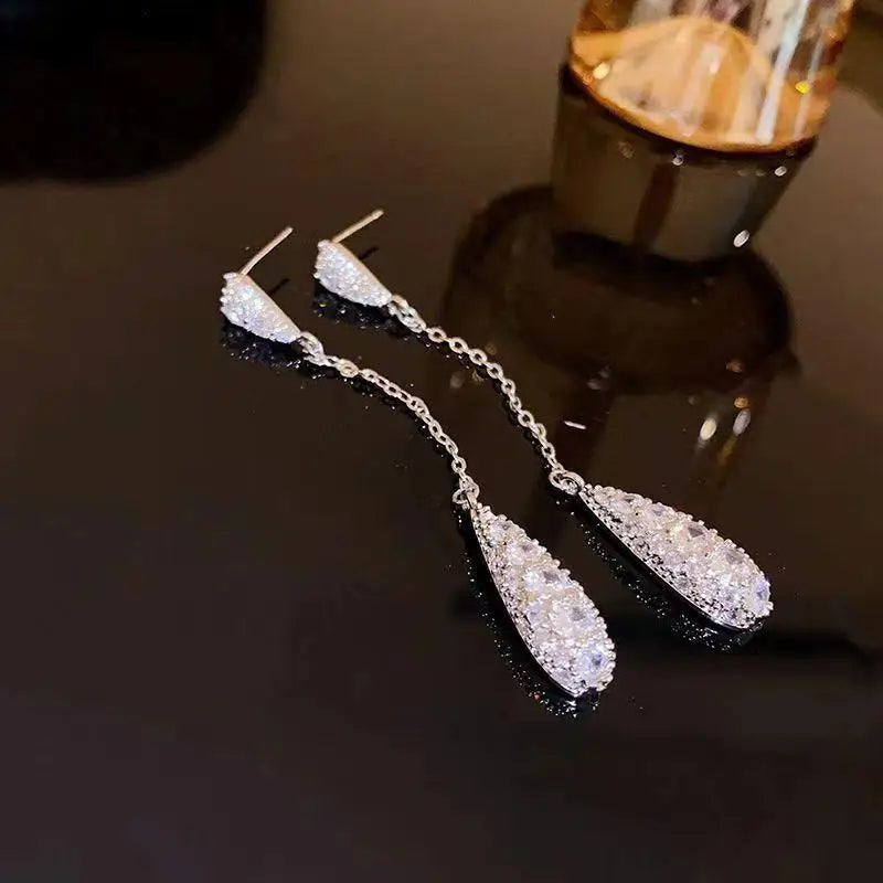 Gorgeous Chunky Dome Earrings Dupes for Women Sparkling Rhinestone Water Drop Earring Hoops Fine Wedding Jewelry Lightweight