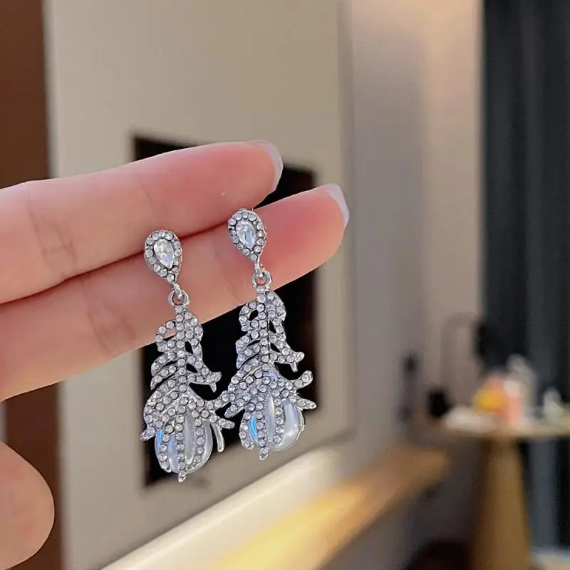 Gorgeous Feather Imitation Pearl Earrings Women Luxury Inlaid Sparkling Cz Stone Wedding Jewelry Wholesale Lots