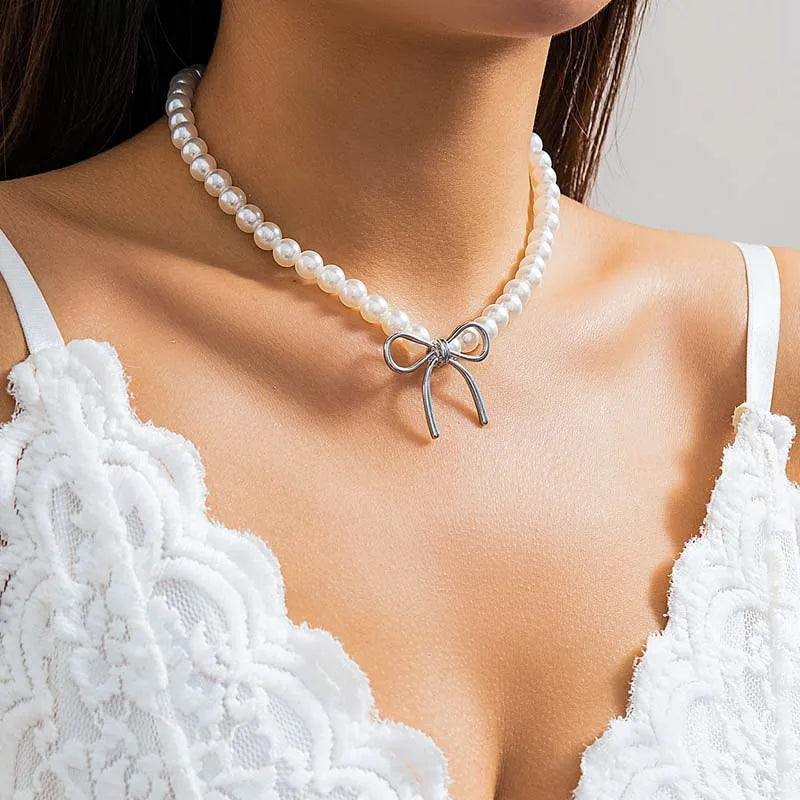 Gothic Vintage Pearl Bowknot Pendant Necklace for Women Y2K Aesthetic Handmade Beaded Imitation Pearl Necklace Jewelry Gift