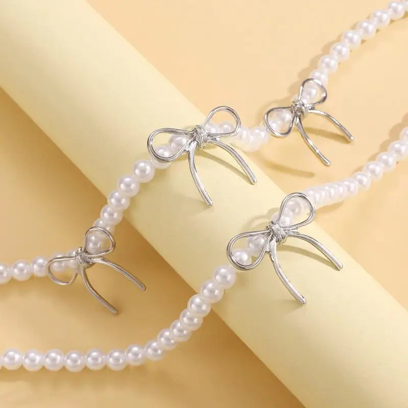 Gothic Vintage Pearl Bowknot Pendant Necklace for Women Y2K Aesthetic Handmade Beaded Imitation Pearl Necklace Jewelry Gift