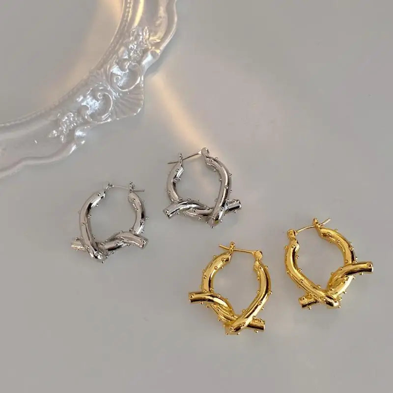 Korean Thorn Knot Hoop Earring Smooth Exquisite Circle Ear Buckle Earrings for Women Girl Party Jewelry Accessories Gift