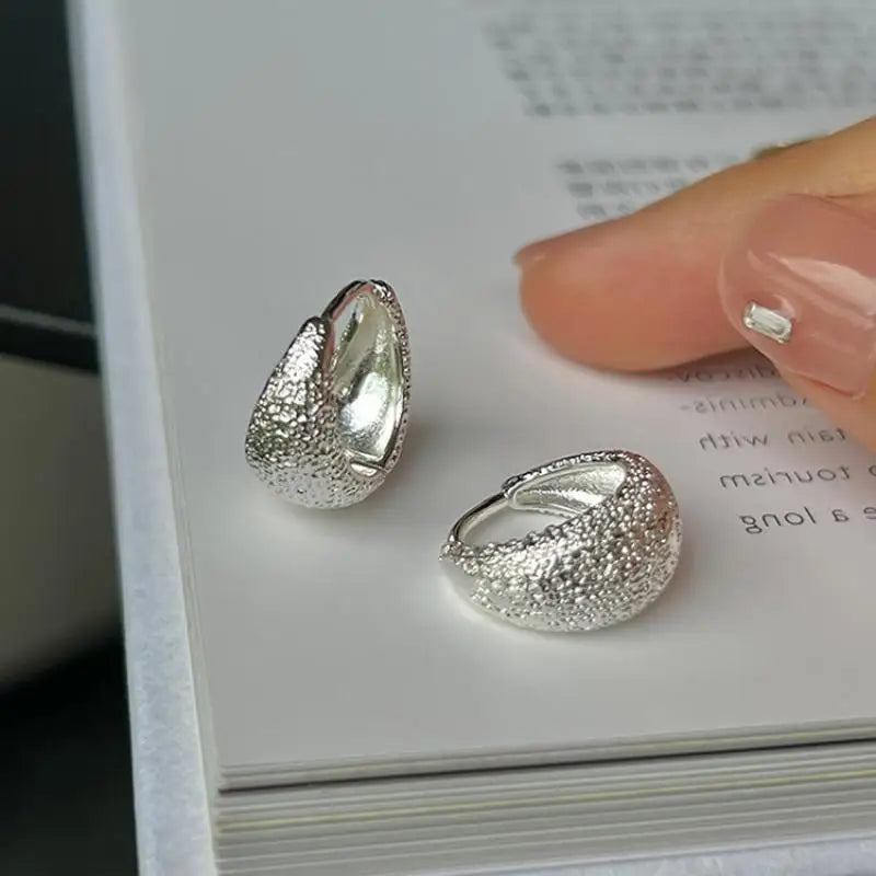 Minimalist Silver Colour Sparkling Gypsophila Earrings for Women Metal Chunky Dome Frosted Ear Buckle Punk Y2K Jewelry