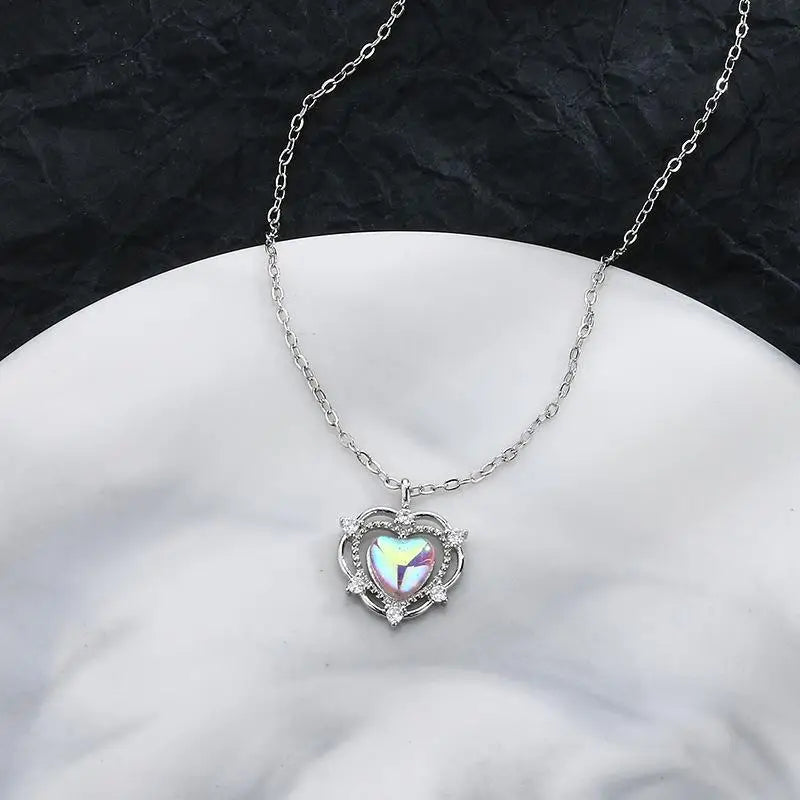 New Moonstone Neon Love Necklaces Women Light Luxury Senior Design Sense Temperament Simple Necklace Party Jewelry Gift