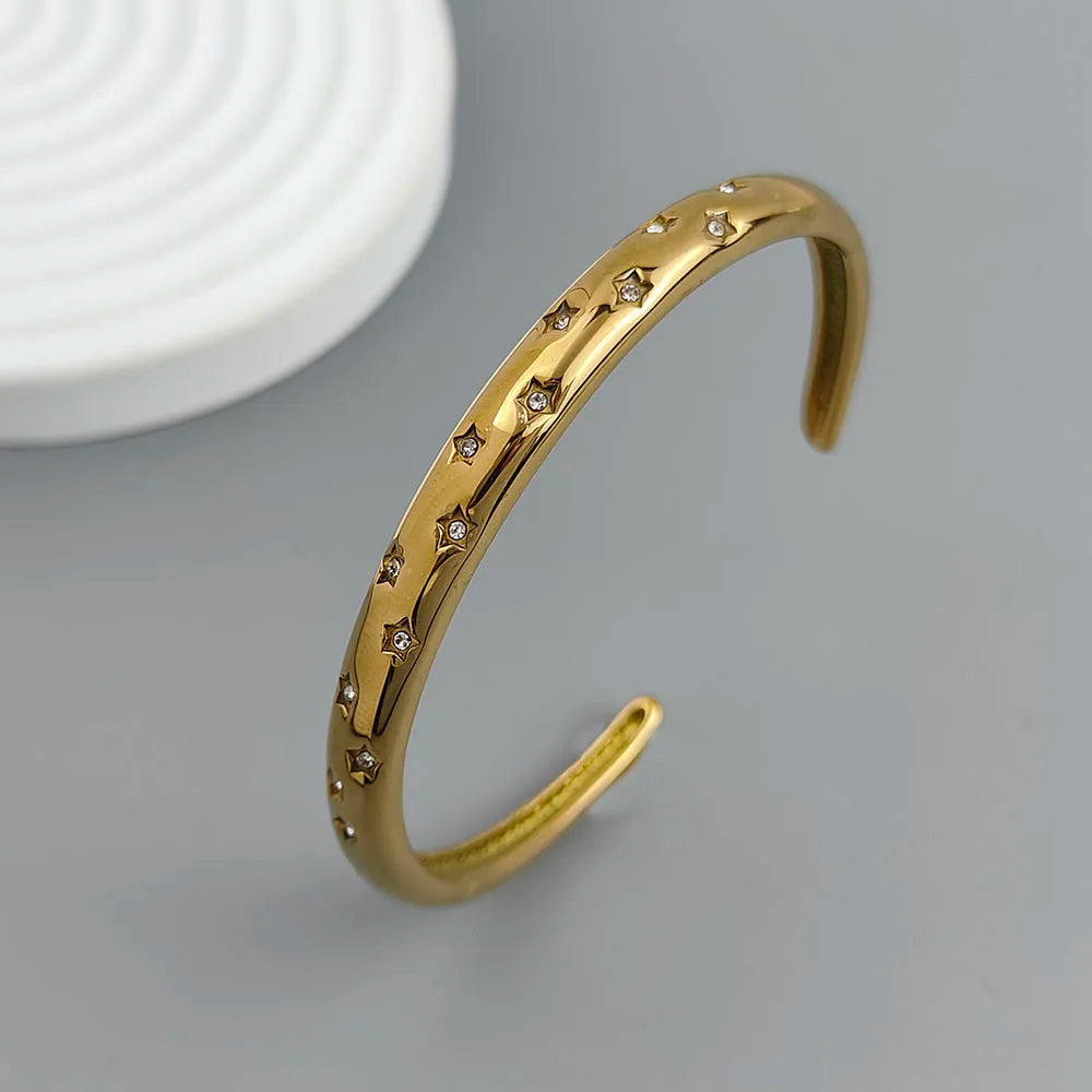 Charming gold-plated stainless steel five-pointed star women's bracelet, high-quality jewelry, wedding team gift - Image 1