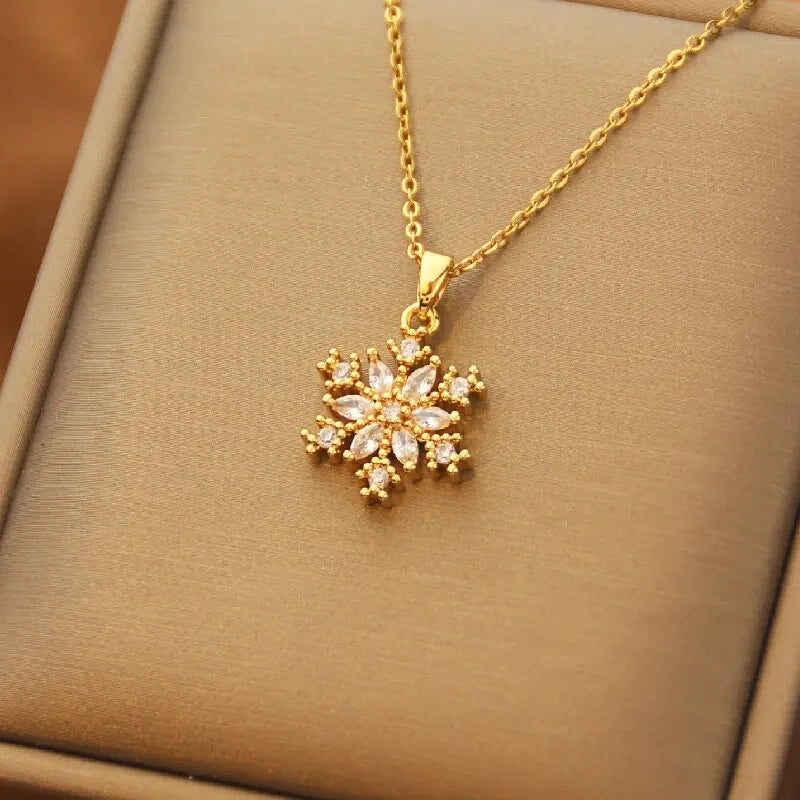 1 Pcs Cool Breeze Maple Snowflake Gold Plated Copper Pendant With Stainless Steel Chain Combination Necklace - Image 1