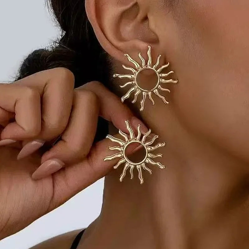 Vintage Sun Flower Stud Earrings for Women Temperament Geometric Drop Earrings Party Jewelry Gift Gold Silver Color Accessories - Image 1