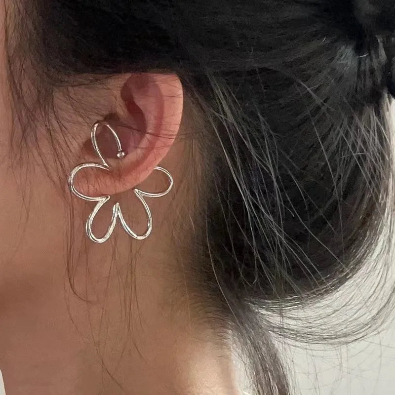 1 Piece Simple Flower Clip Earrings for Women Creative Non-Piercing Ear Cuff Jewelry Accessories Gift - Image 1