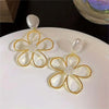 Simple Pearl Flower Earrings For Women Metal Sense Temperament Earrings - Image 5
