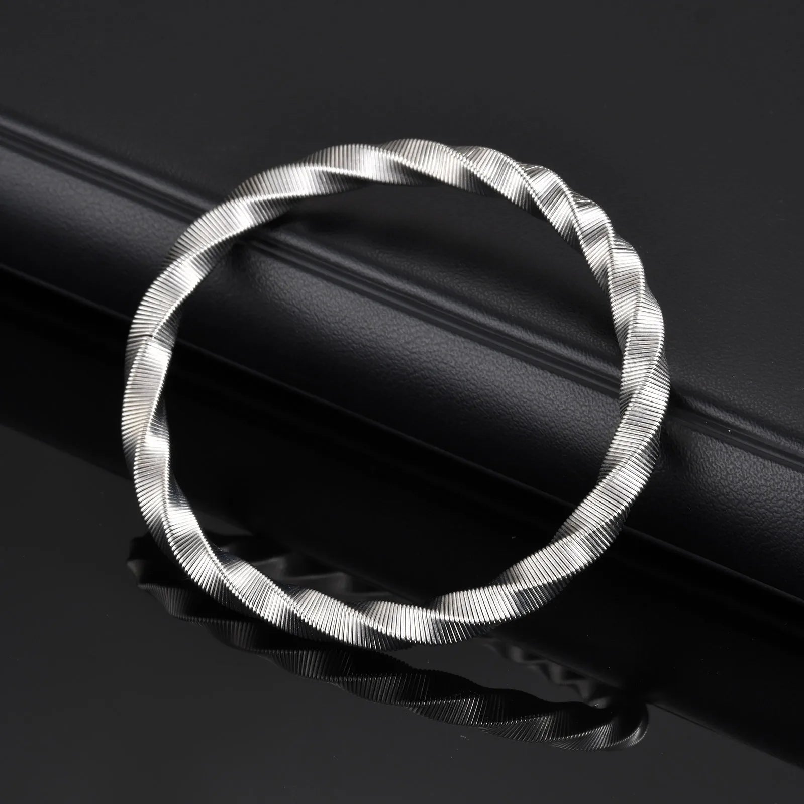 Hollow Mesh Stainless Steel Mobius Bracelets Armbands for Men, Gentle Shirts Band, Elastic Metal Accessory - Image 1