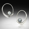 Minimalist Hoop Earrings with Grey Imitation Pearl Statement Circle Earrings for Women Daily Wear Modern Jewelry - Image 1