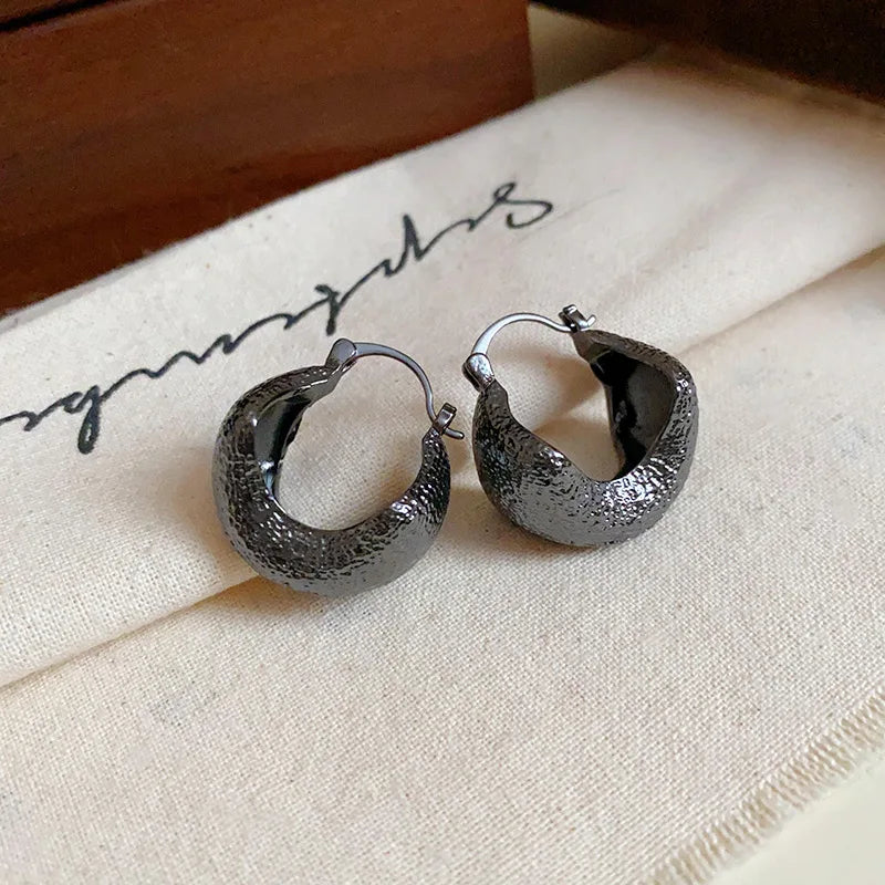 Vintage Black Frosted Cradle Earrings for Women Simple Punk U-Shaped Ear Buckle Earrings Personality Creative Jewelry Gifts