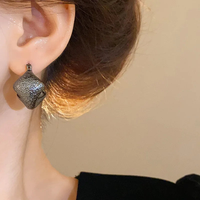 Vintage Black Frosted Cradle Earrings for Women Simple Punk U-Shaped Ear Buckle Earrings Personality Creative Jewelry Gifts