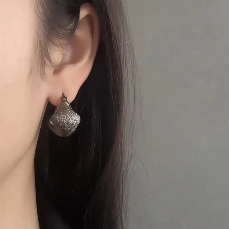 Vintage Black Frosted Cradle Earrings for Women Simple Punk U-Shaped Ear Buckle Earrings Personality Creative Jewelry Gifts