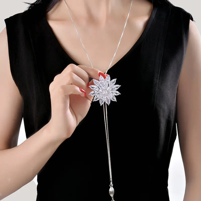 Vintage  Crystal Snowflake Pendant Necklace for Women Zircon Flower Long Sweater Chain Winter Jewelry Accessories Gift