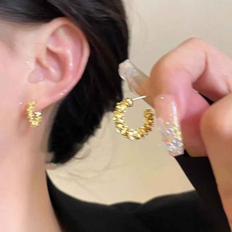 Vintage Frosted Metal Water Drop Earrings for Women New Geometry Ear Buckle Earrings Jewelry Party Luxury Accessories
